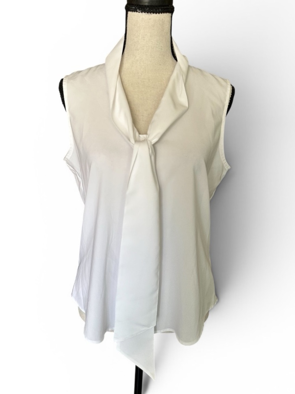 Calvin Klein Women’s Petite Medium White Sleeveless Tie-Front Blouse
